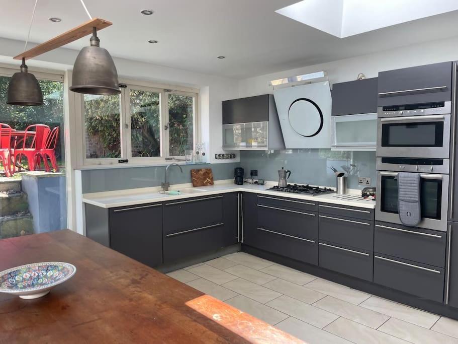 فيلا Beautiful London Victorian House, Sleeps 12 المظهر الخارجي الصورة